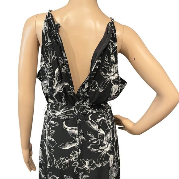 WHITE HOUSE BLACK MARKET Black & White Floral Jumpsuit Belted Sz 12 - Picture 8 of 10
